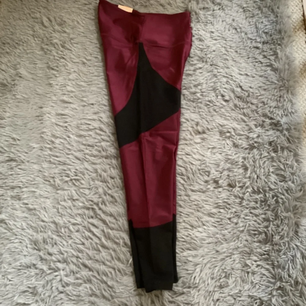Victoria’s Secret Pink High Waist Ankle Legging Maroon/Black Size S
